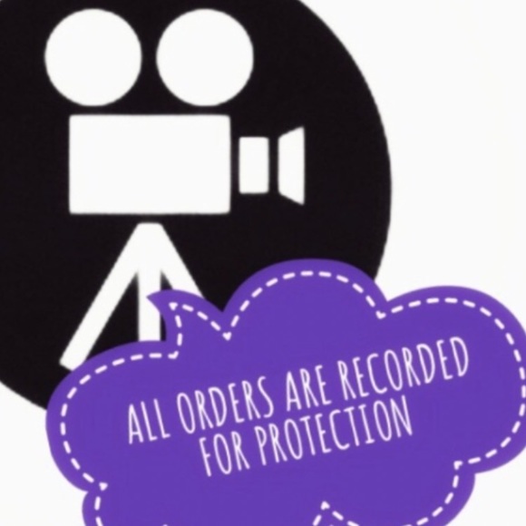 Wreath, Eucalyptus, Red Berries & Ribbon &Pinecone - Picture 15 of 16